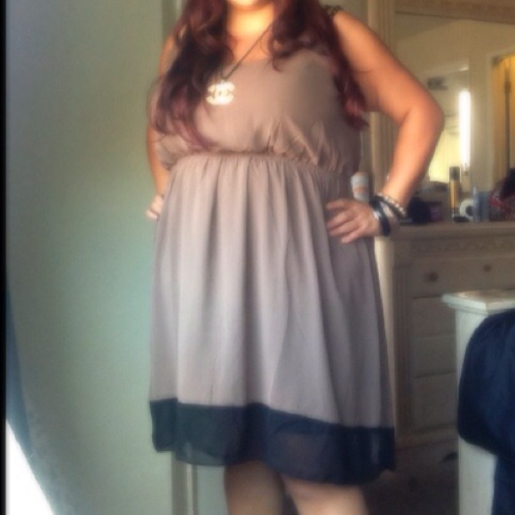 Dress❌sold❌ - Picture 3 of 4