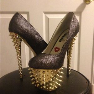 Dangerously in love-black