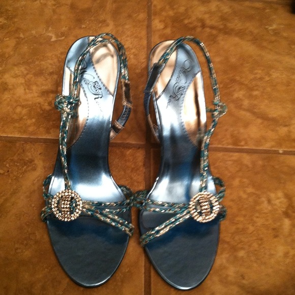 Turquoise & silver heels - Picture 1 of 3