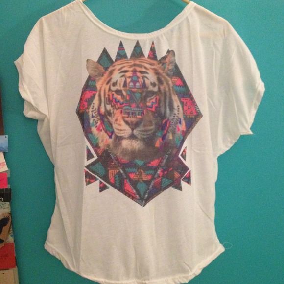 NWOT Small Hipster tiger tribal tee