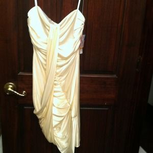 Beautiful ivory sweetheart dress