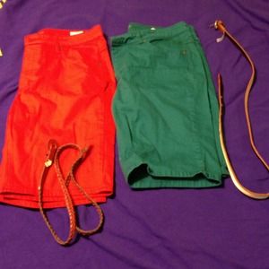 Bundle of two jeans shorts with matching belts