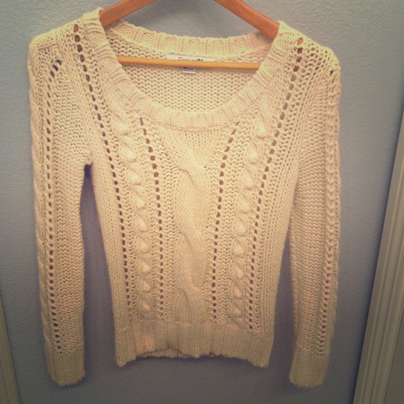 🚫SOLD🚫Forever 21 Cream Sweater