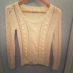 🚫SOLD🚫Forever 21 Cream Sweater