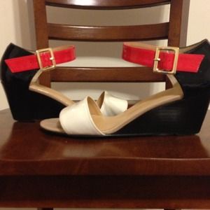 Nine West wedge sandal size 8