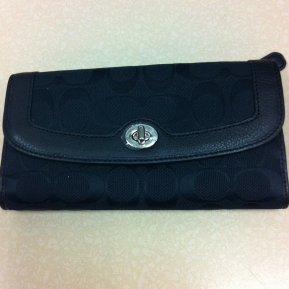 Coach brand new checkbook wallet