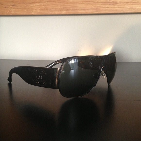 Chanel aviators