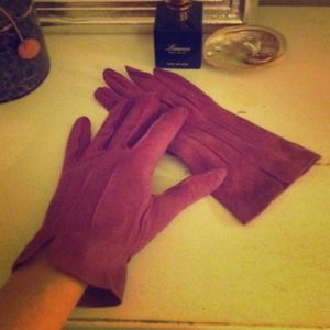 Beautiful Mauve Suede Gloves