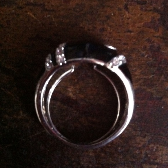 Ring 💍 - Picture 3 of 3