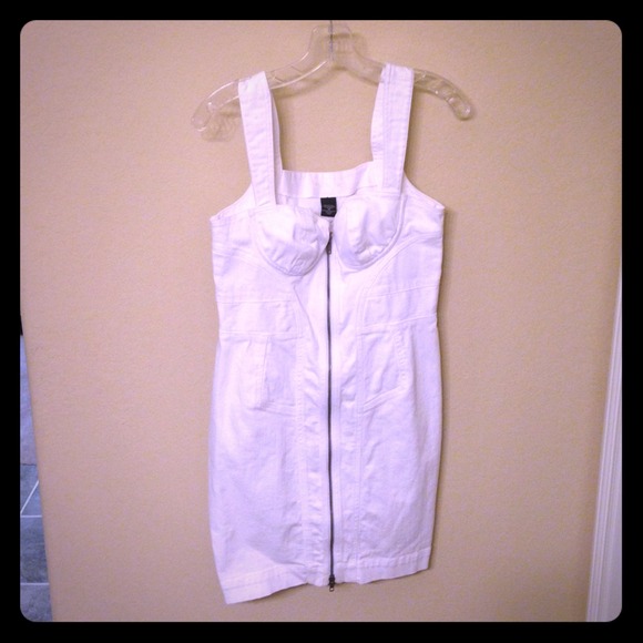 SOLD***Victoria Secret-London Jean White Zipper