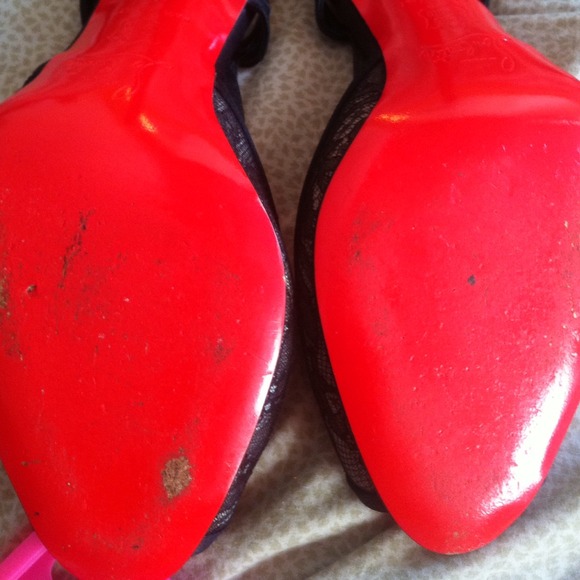 Christian Louboutin Authentic - Picture 2 of 4