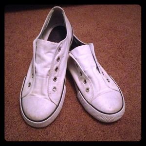 Lightly Worn Faded Glory Canvas Shoes