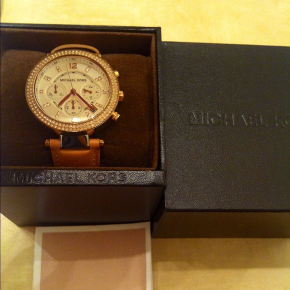 💎SOLD!!! NWOT Michael Kors rose gold watch - Picture 3 of 4