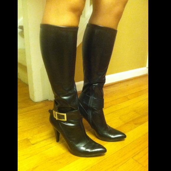 Black knee high boots! - Picture 1 of 1