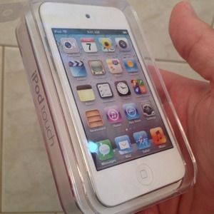 iPod touch 8gb 4th generation white