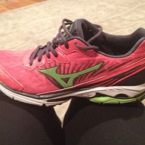 Mizuno running shoes
