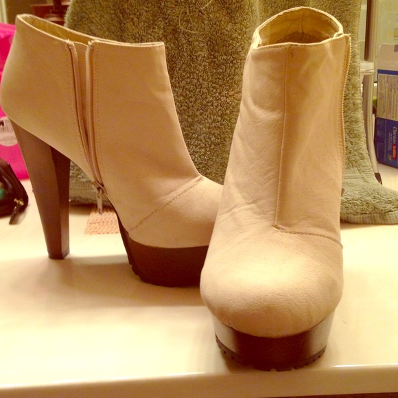 Ankle boots