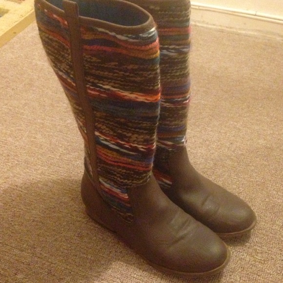 Size 6 Mid Calf Muti-Color Boot - Picture 2 of 4