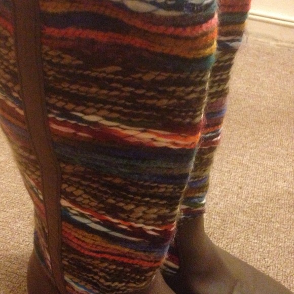Size 6 Mid Calf Muti-Color Boot - Picture 3 of 4