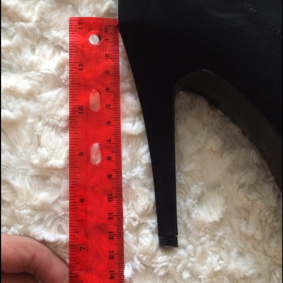 Andrea over the knee boots! Suuuper sexy! - Picture 4 of 4