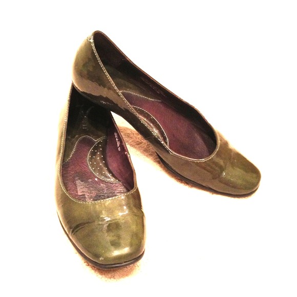Ballet flats