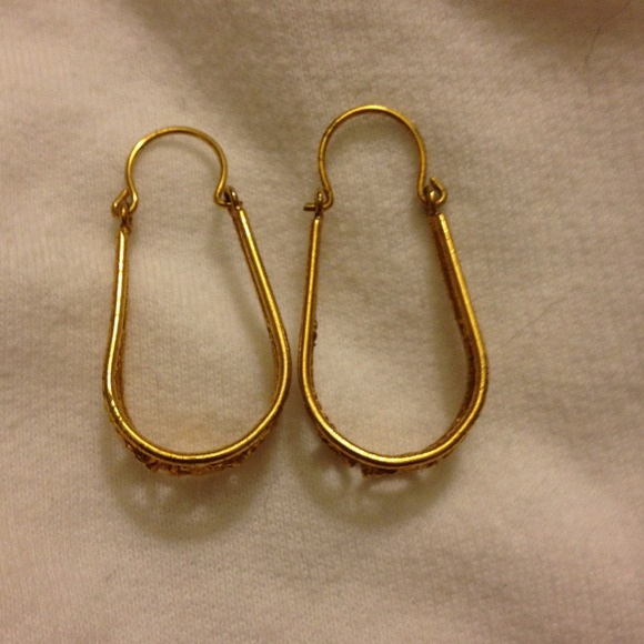 Gold vintage loops