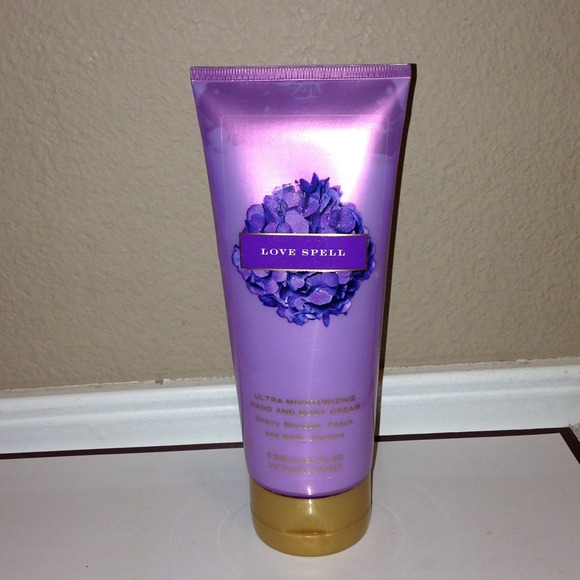 Bundle: Victoria's Secret Love Spell & lash cards