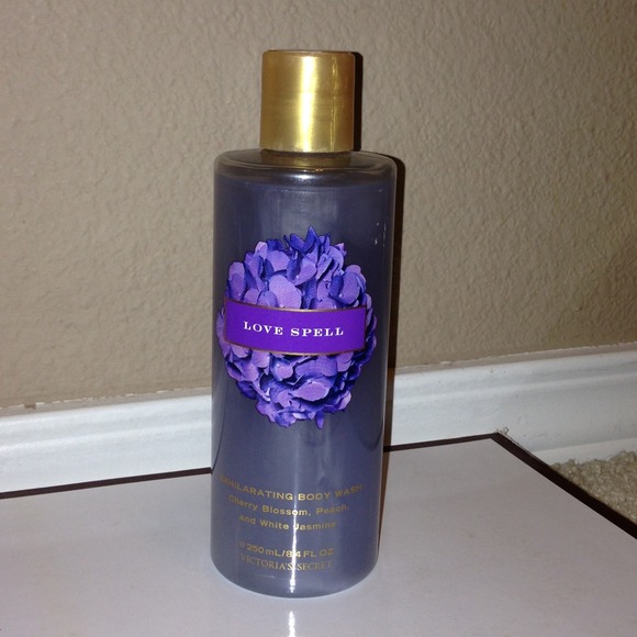 Victoria's Secret Love Spell body wash