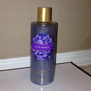 Victoria's Secret Love Spell body wash