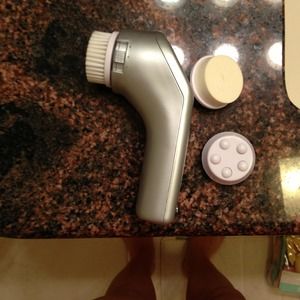 face cleansing brush comparable to clarisonic