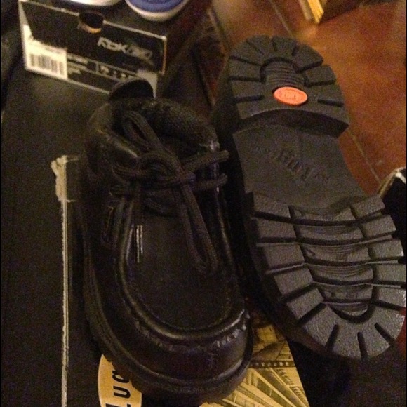 Baby lugz - Picture 2 of 2