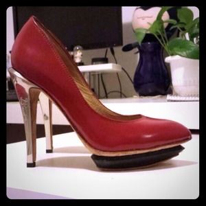 Glam platform pump from L.A.M.B size 5.5 BRAND NEW