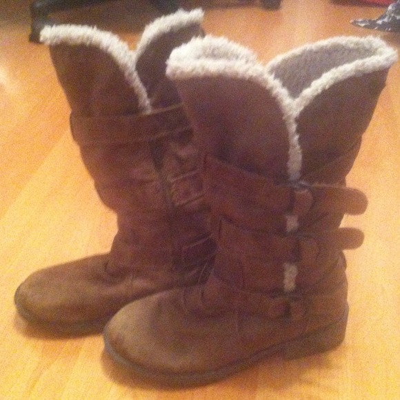 Brown boots- SOLD! @formyangel
