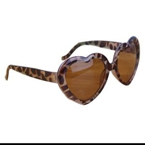 Cheetah heart sunglasses! 🔴ONE PAIR ON HOLD🔴