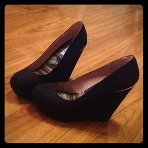 Black velvet wedges size 9 1/2