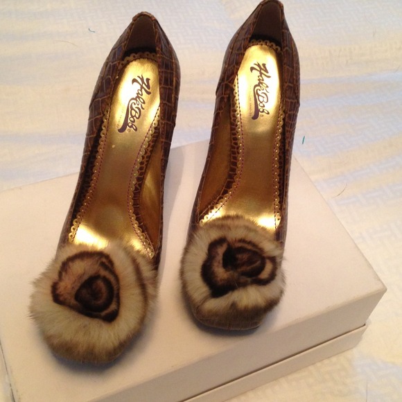 *HOLD*  Hale Bob brown croc embossed heels w/ fur