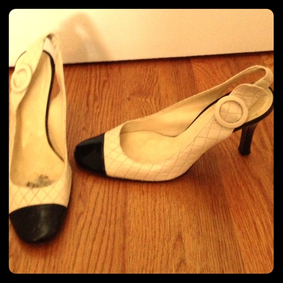 Delman size 8 pump