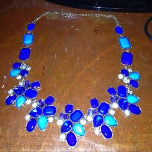 Gorgeous blue necklace 😍