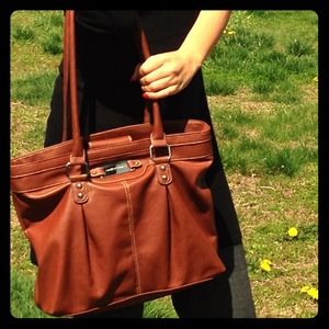 BRAND NEW🔊FRANCO SARTO BAG!😍