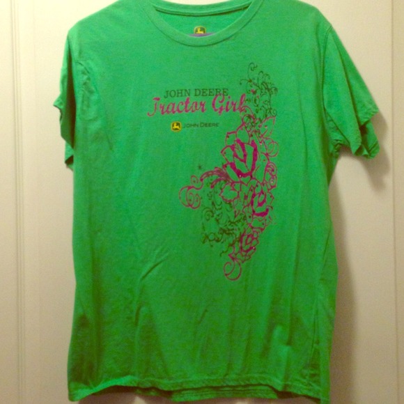 🌾 John Deere t-shirt! 🍃