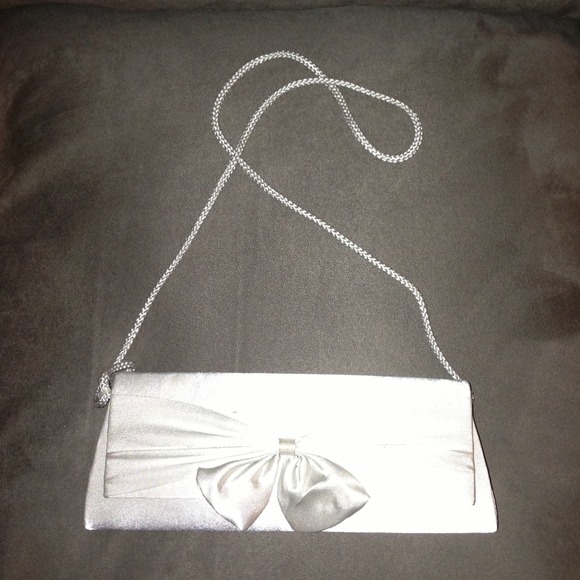 Silver Clutch 😻