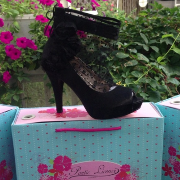 Shoes - Picture 2 of 3