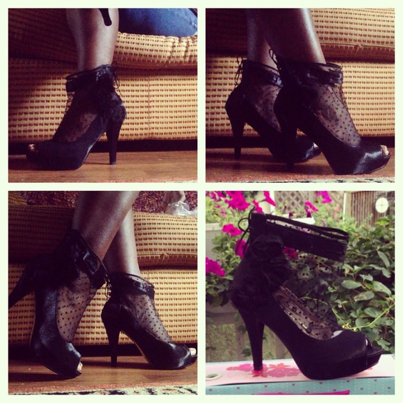 Shoes - Picture 3 of 3