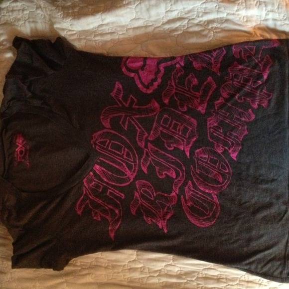 Fox women's v-neck tee