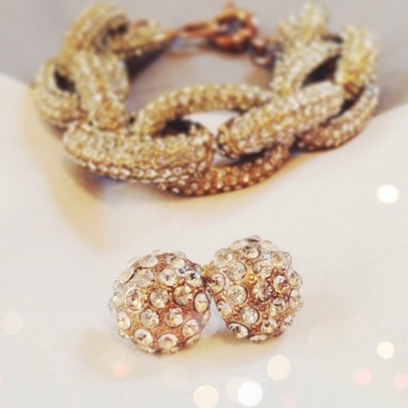 🚫BUNDLED🚫 Gold pave fashion earring studs