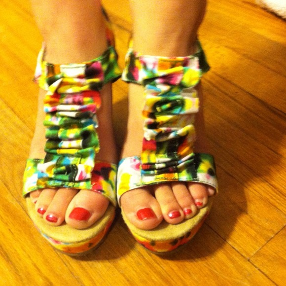 Tie dyed wedges