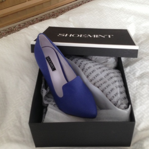 HOLD - BRAND NEW Shoemint Jaysie - Blue Snake Sz 7