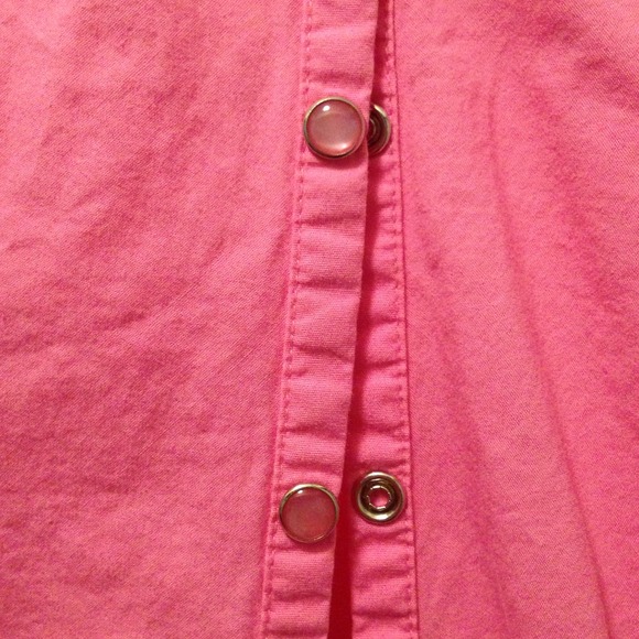🎀 Pink button-up with snaps - Picture 2 of 2