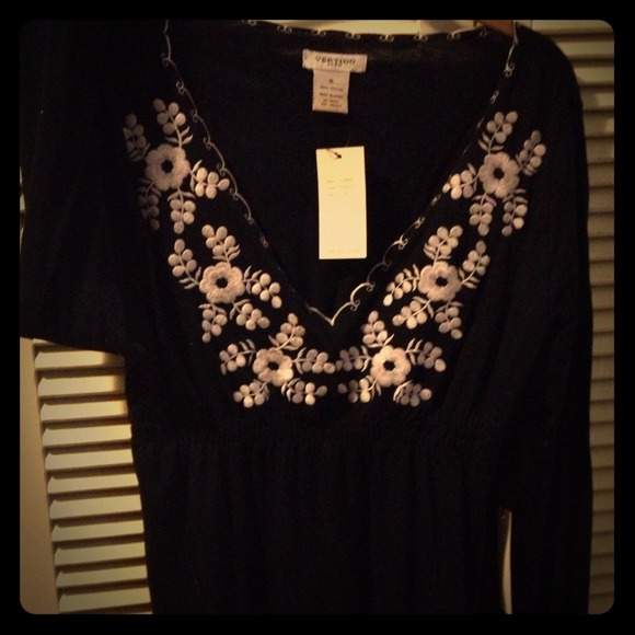 Vertigo xl long sleeve tunic top embroidery. $140