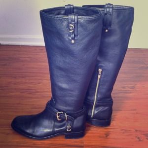 Black leather Vince Camuto boots